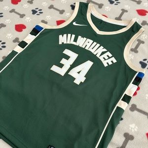 Milwaukee Bucks Giannis Antetokounmpo Nike Swingman Jersey Icon Edition (Large)